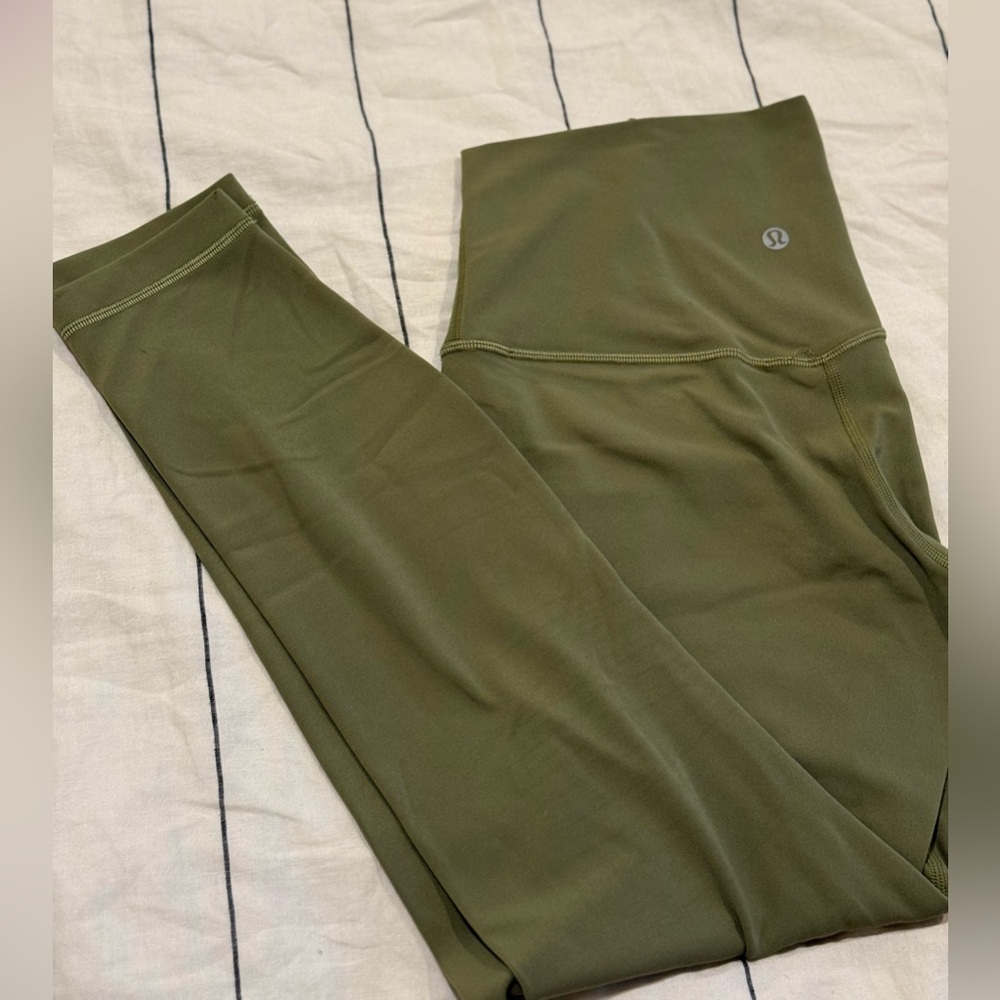 Lululemon leggings size 6